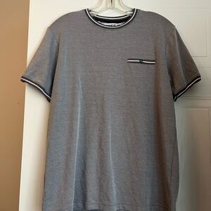 Denim & Flower Gray Short Sleeve Tee Size Medium